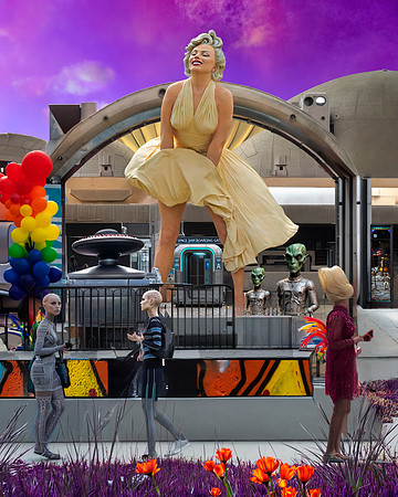 ALIEN SPACEPORT IN MALL