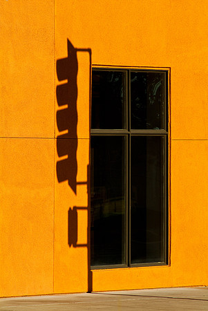 STOPLIGHT IN SHADOW